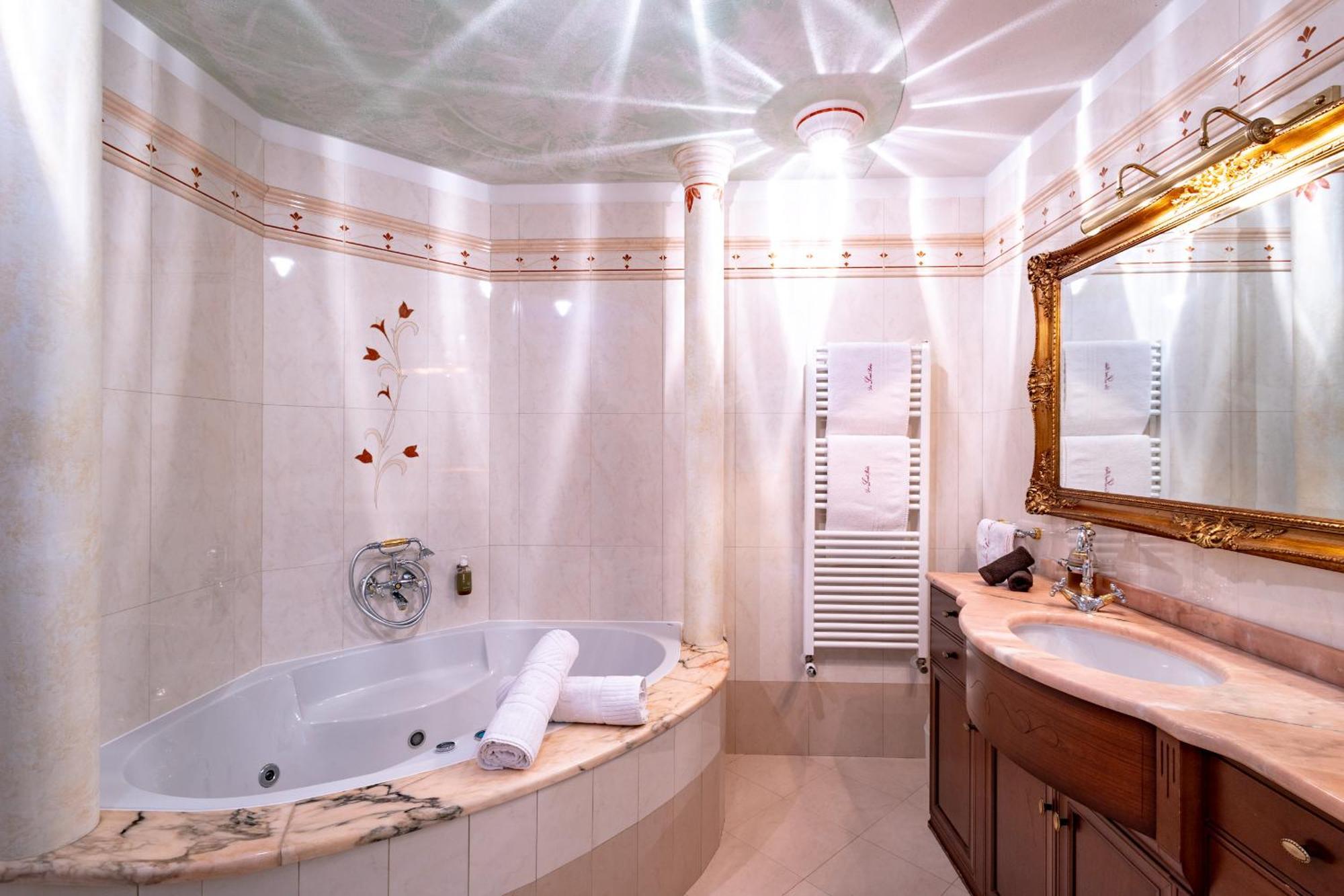 B&B Das Land-Palais - Private Mountain Hideaway Selva dei Molini Εξωτερικό φωτογραφία
